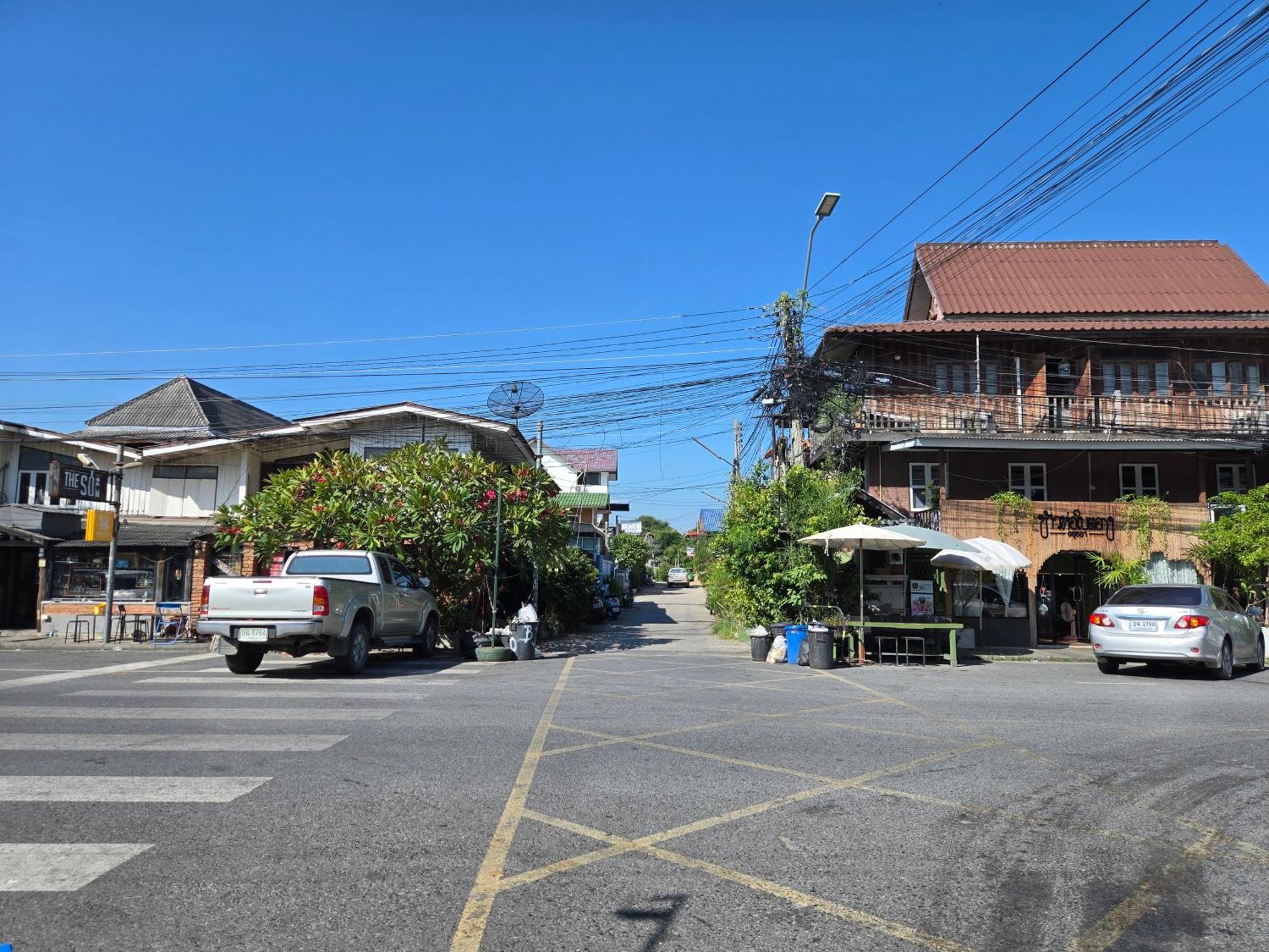 Your Home Ayutthaya Экстерьер фото