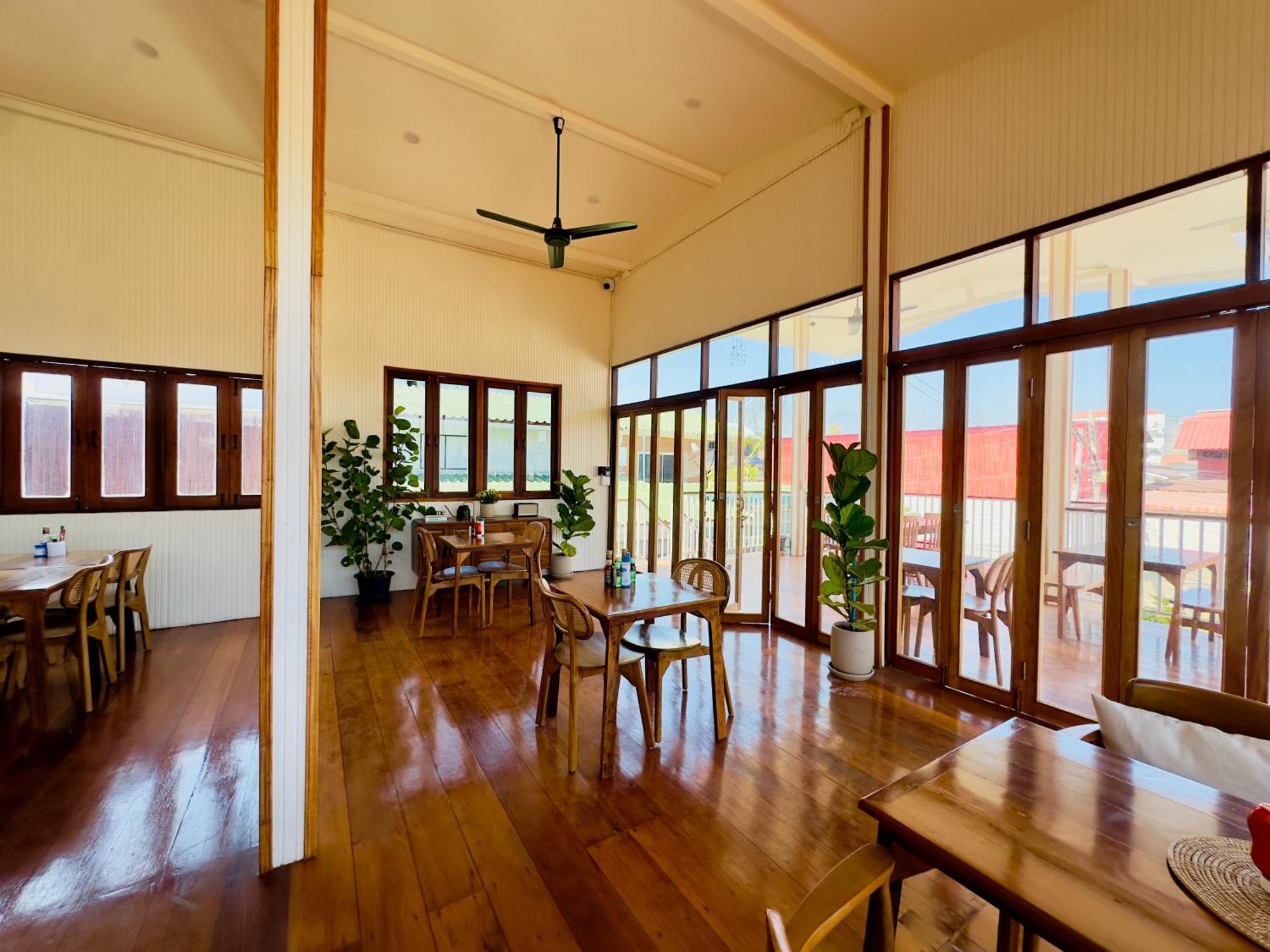 Your Home Ayutthaya Экстерьер фото