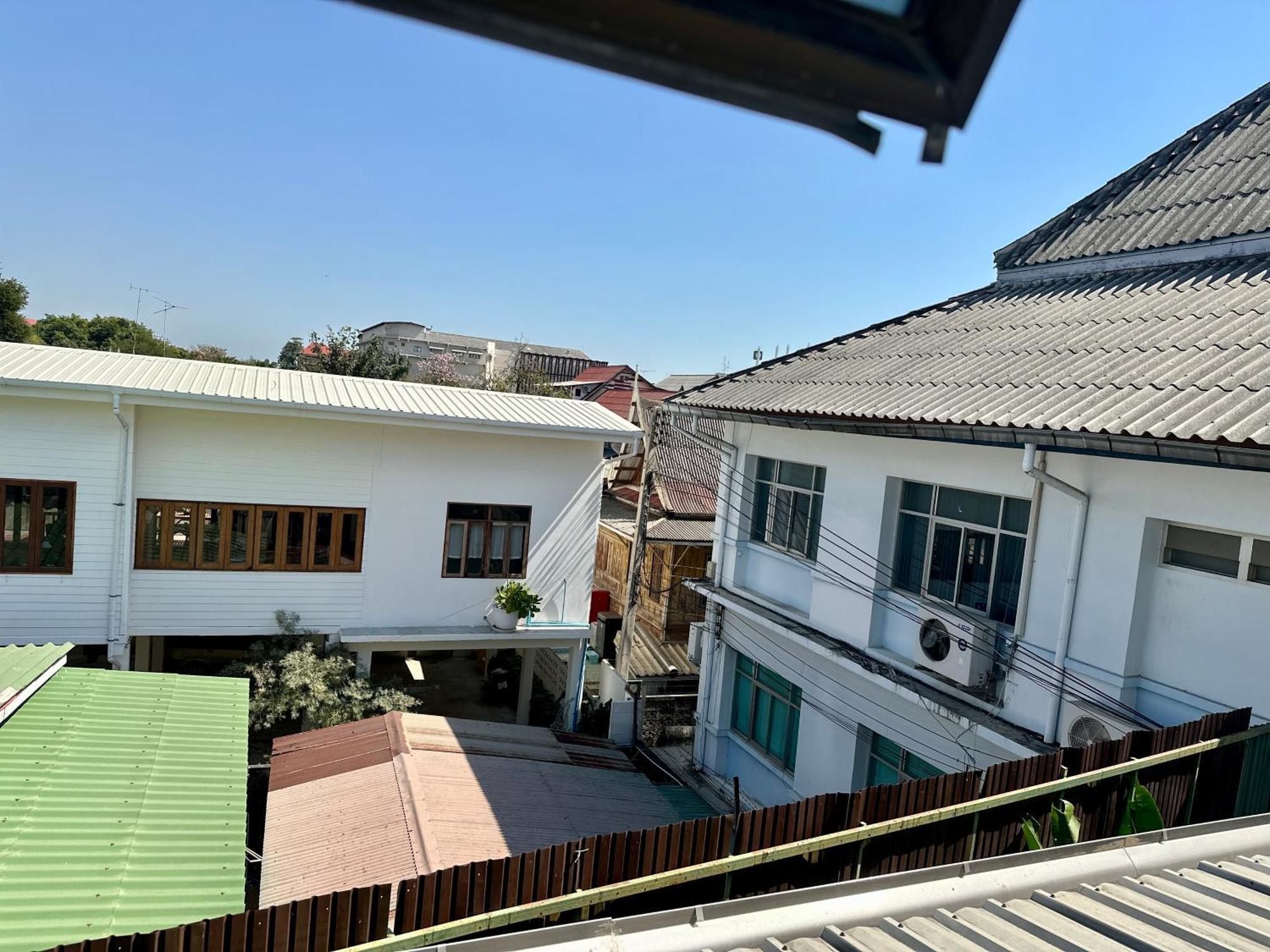 Your Home Ayutthaya Экстерьер фото